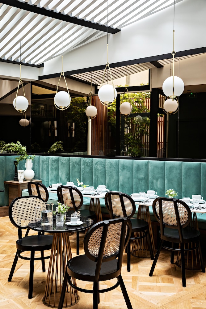 Holiday Inn Paris Elysees 43/67