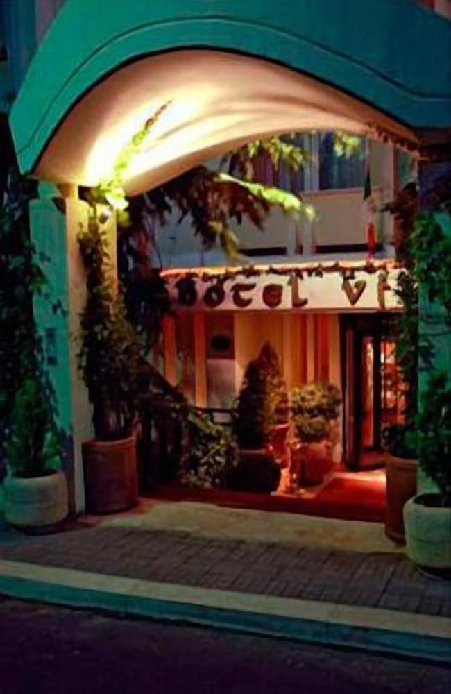 VILLA EDEN HOTEL 5/17