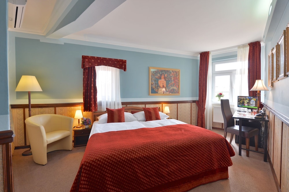 Classic Double Room