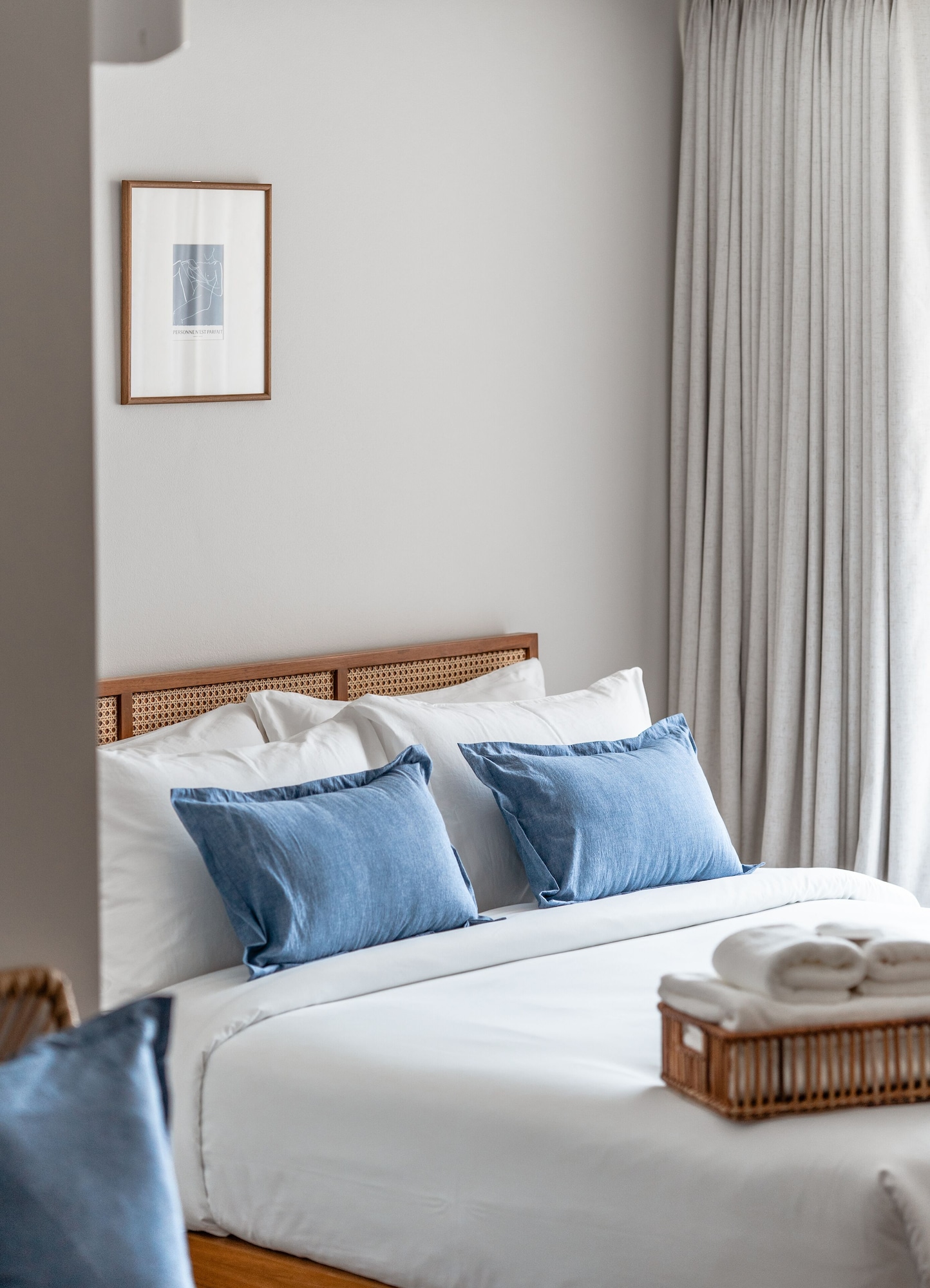 DELUXE, QUEEN BED
