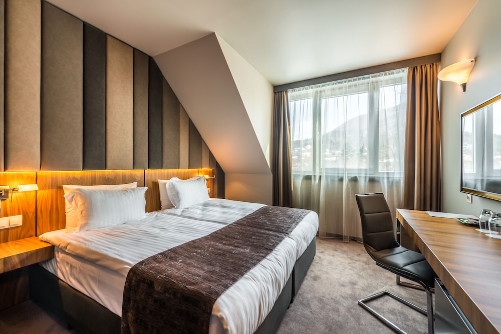 All Seasons Residence Hotel 16/68