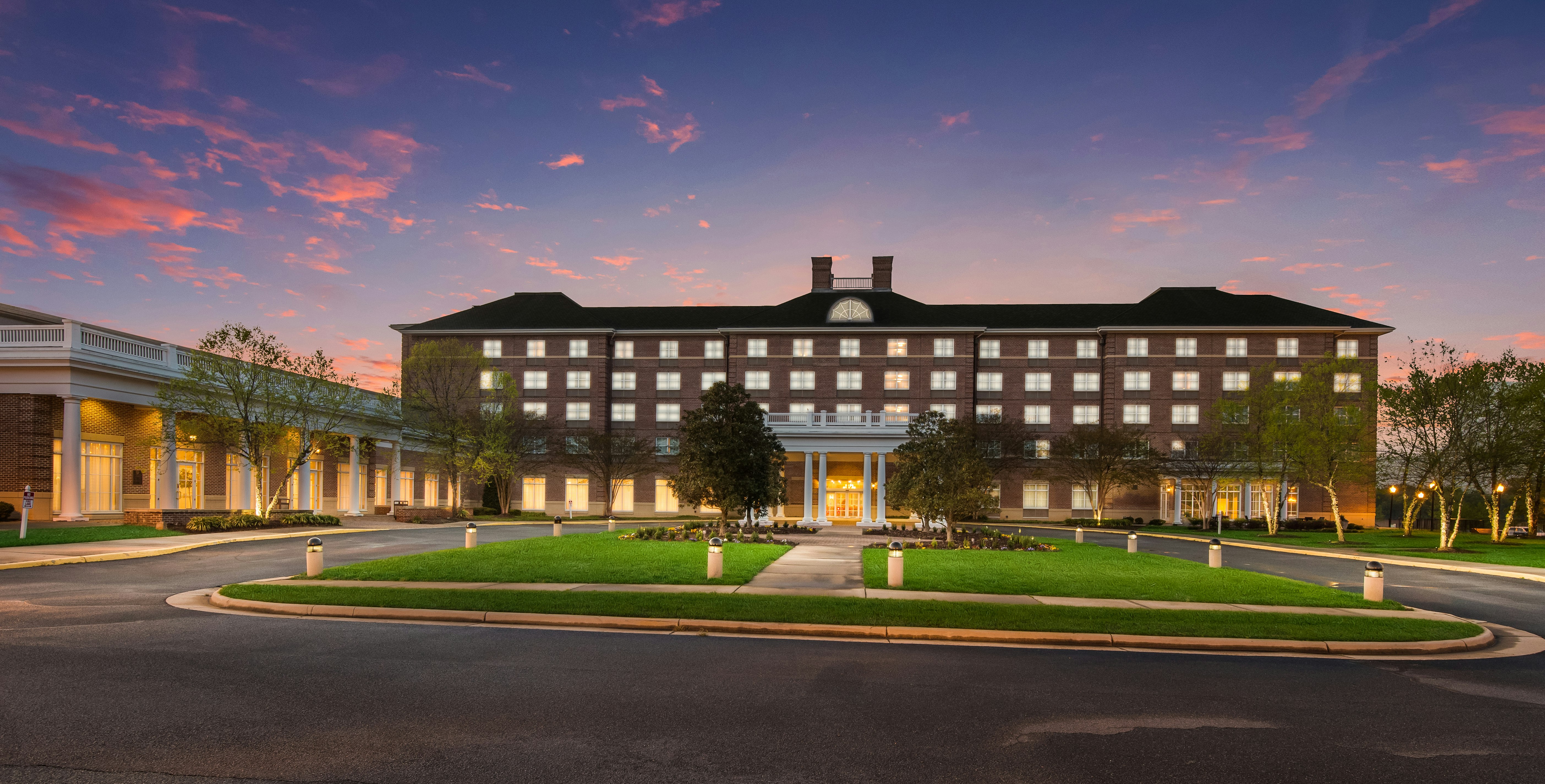 Hilton Garden Inn Suffolk Riverfront 1/50