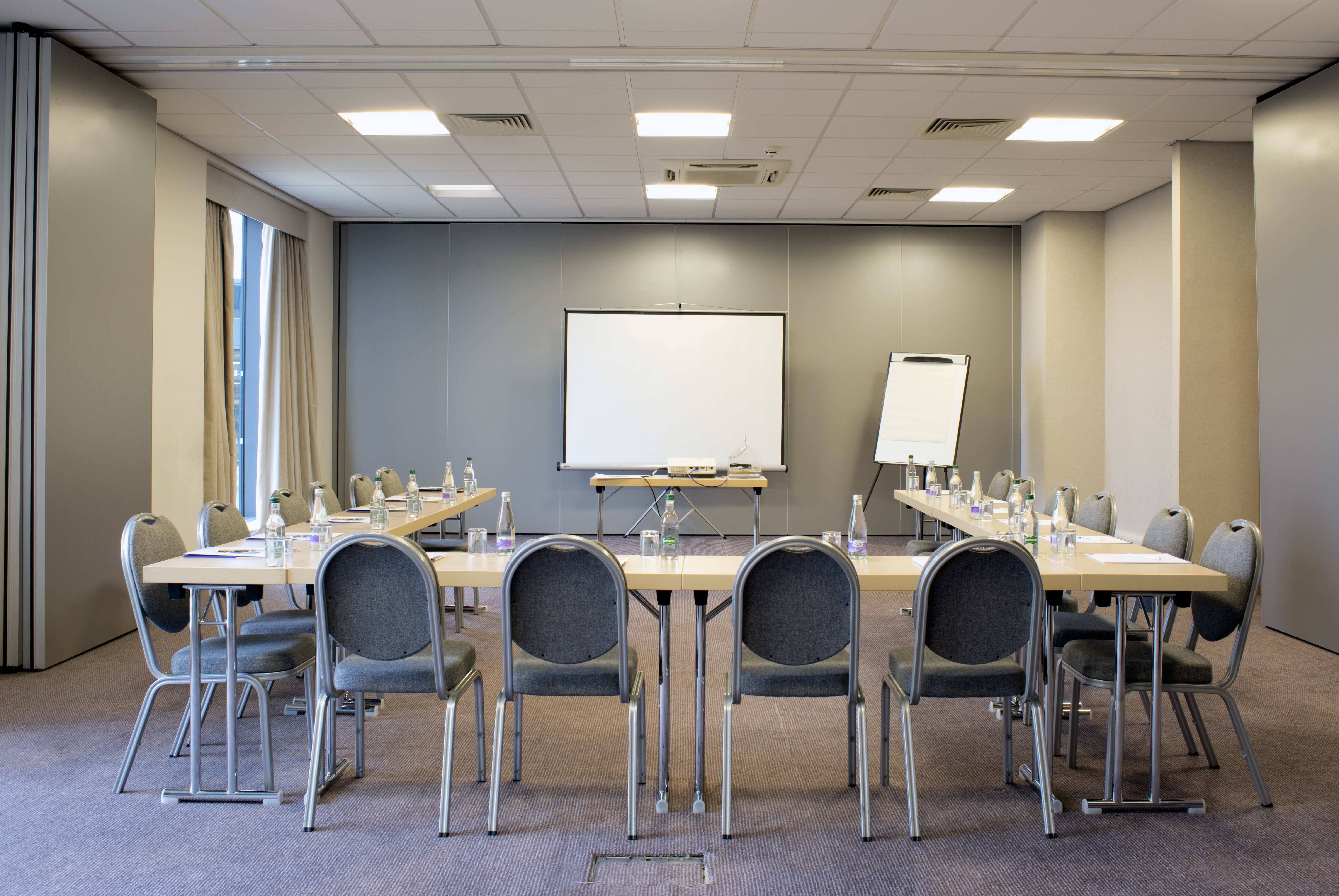 HOLIDAY INN EXPRESS ROTHERHAM - NORTH 13/18