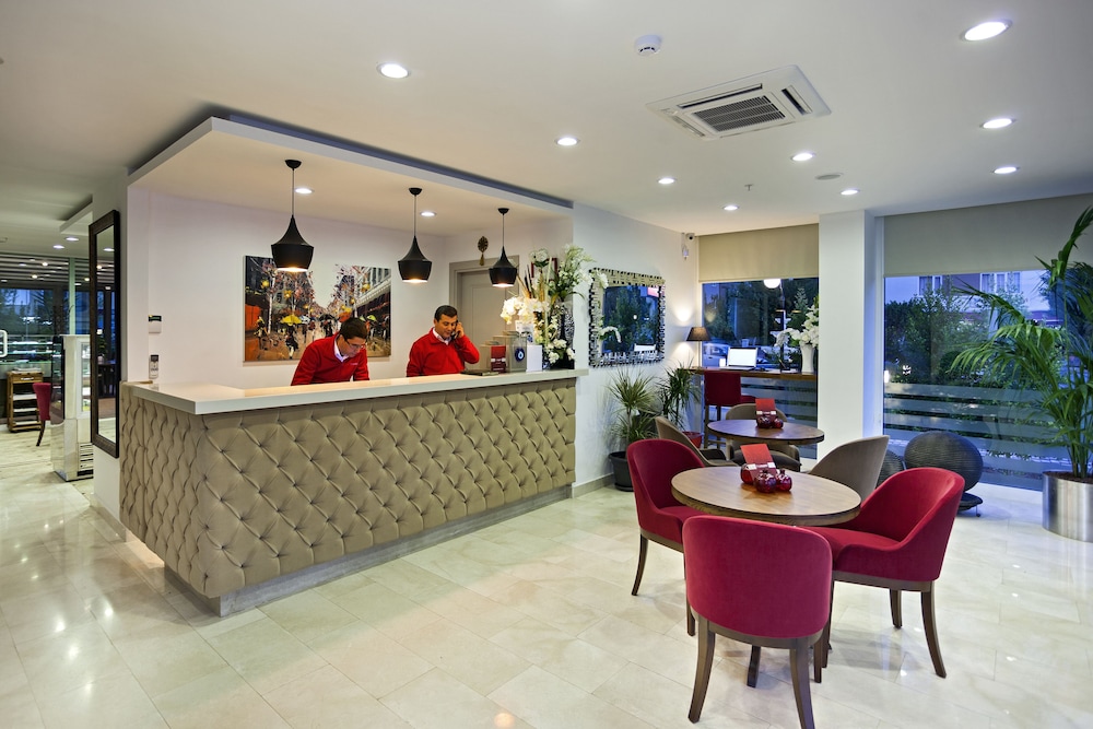The Room Hotel & Apartments 53/63