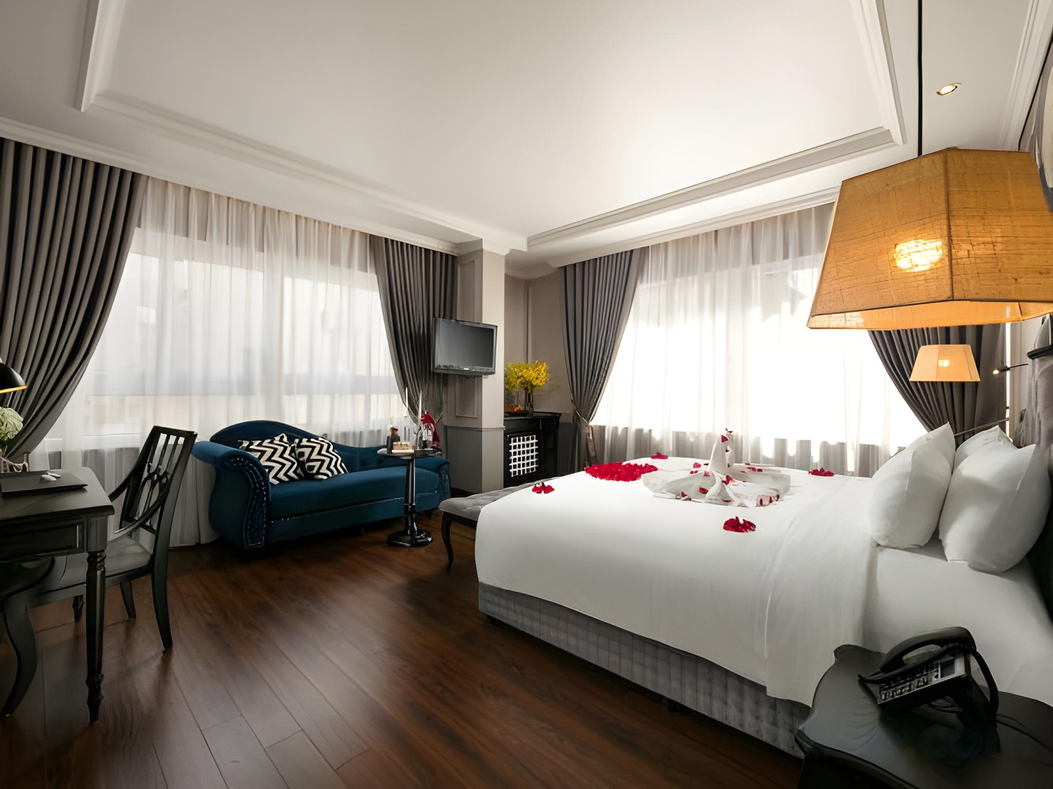 Imperial, Suite