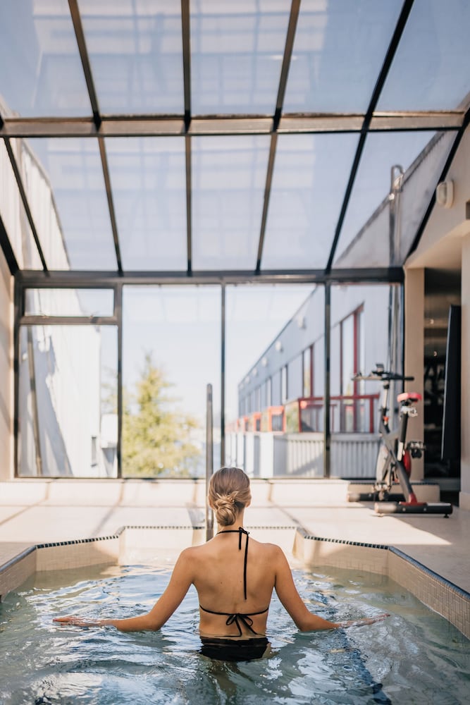 GRANVILLE ISLAND HOTEL 20/50