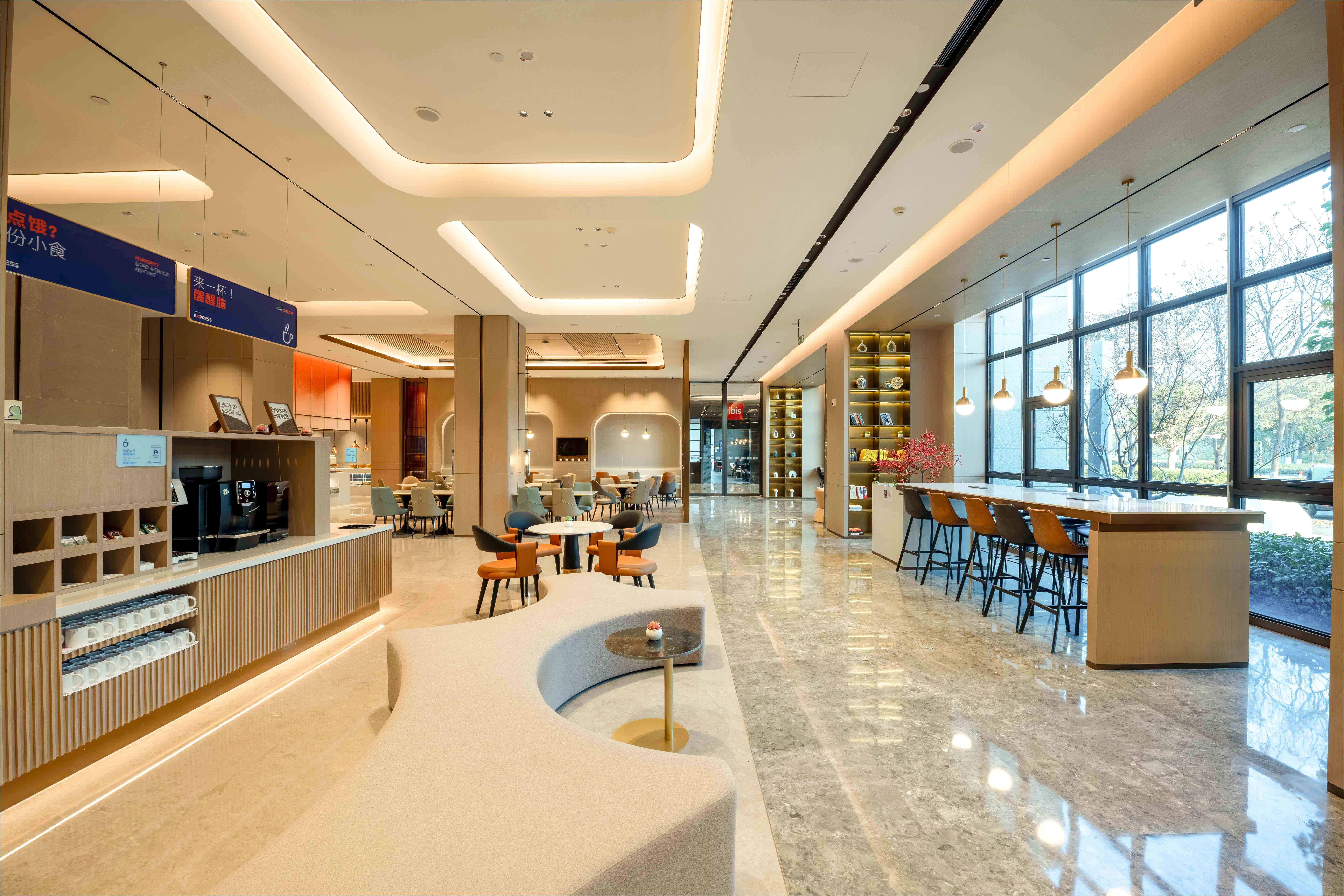 Holiday Inn Express Haiyan 12/47