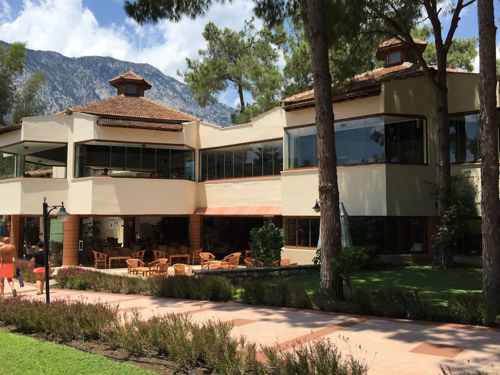 Champion Holiday Village All Inclusive 4/50
