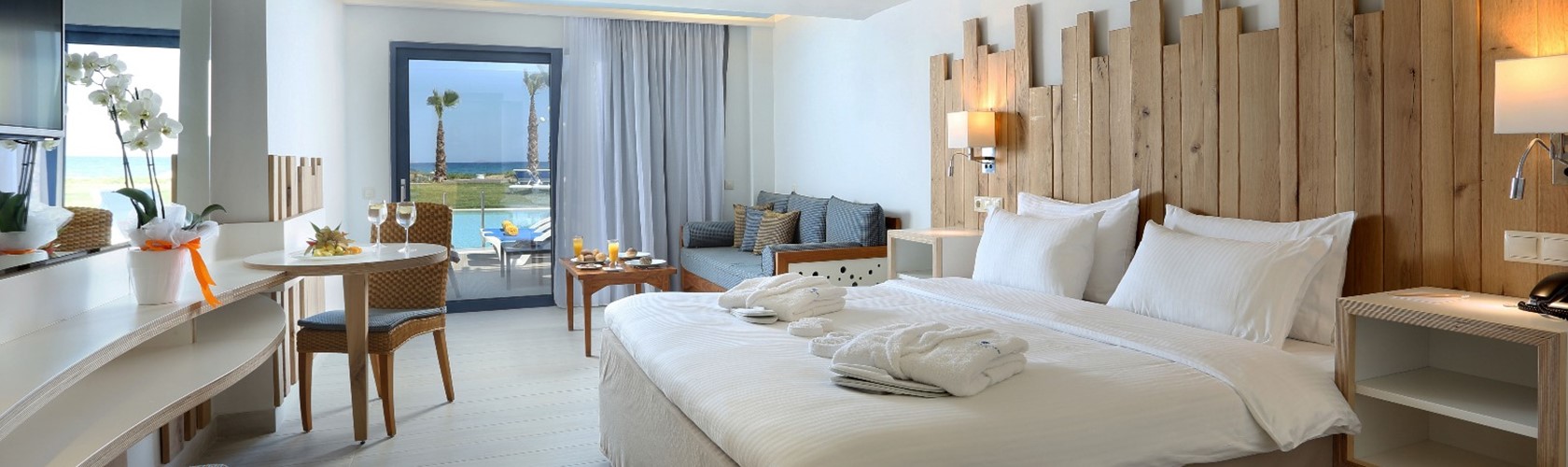 Junior Suite - Private Pool - Sea Front