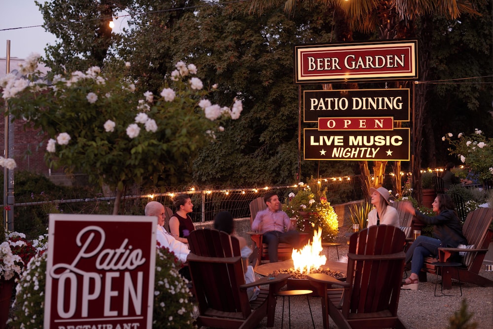 Calistoga Inn Restaurant And Brewery 43/69