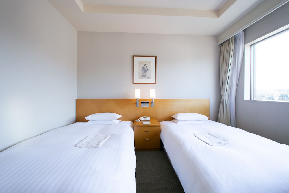 ROOM, TWIN BEDS