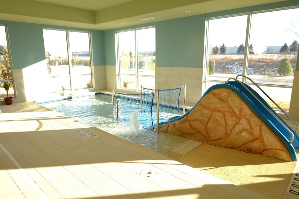 Holiday Inn Express and Suites Onalaska - La Crosse Area 45/71