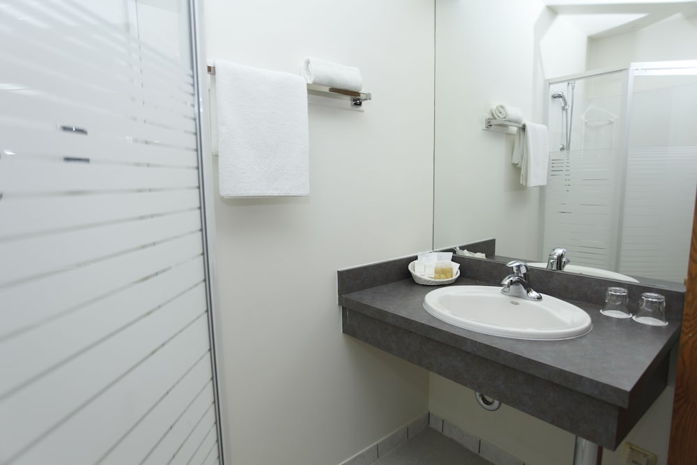 Airport Hotel Mara 53/54