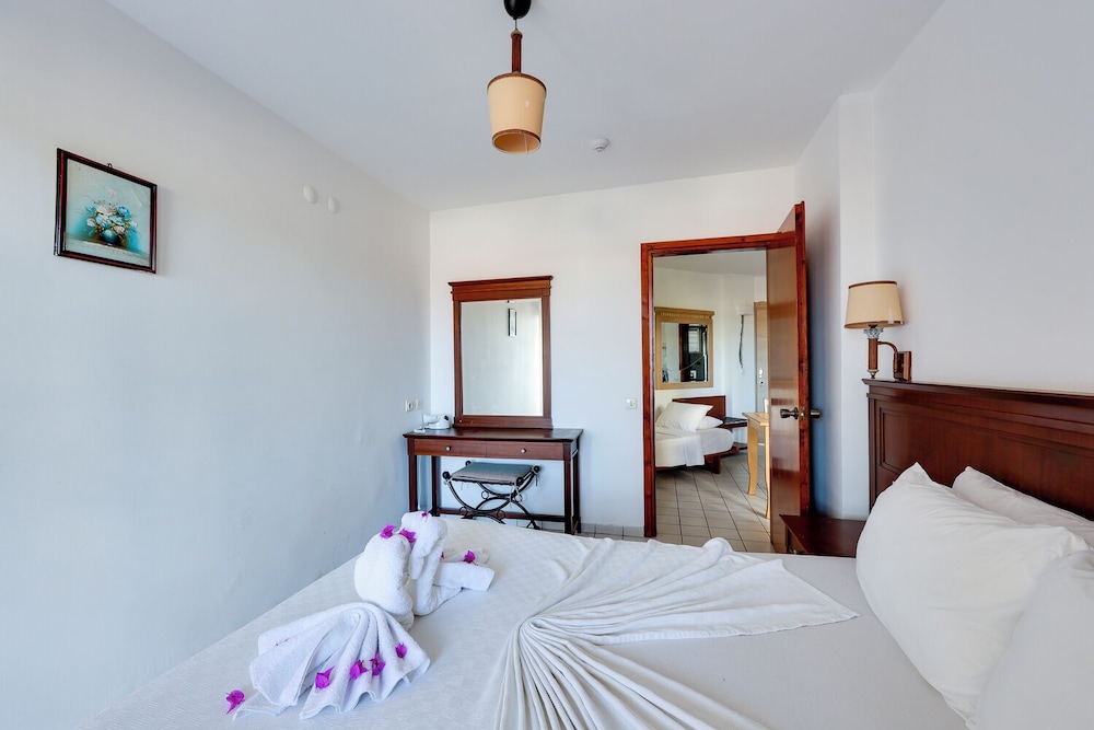 1 BEDROOM, APARTMENT