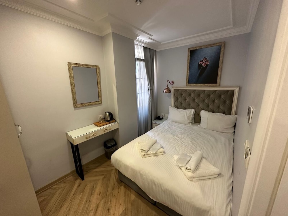 Good Night Hotel Istanbul 26/57