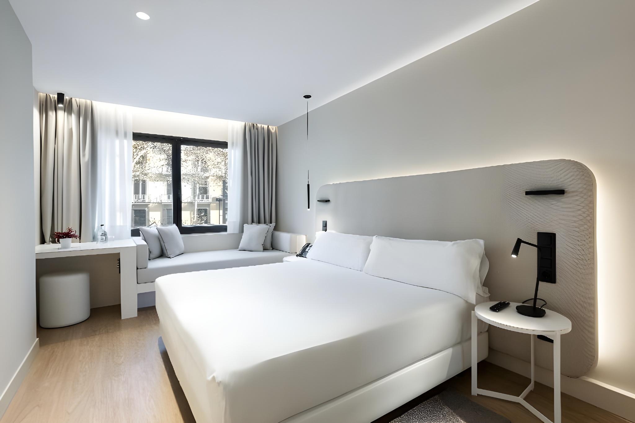 Design, King Bed, Ramblas View