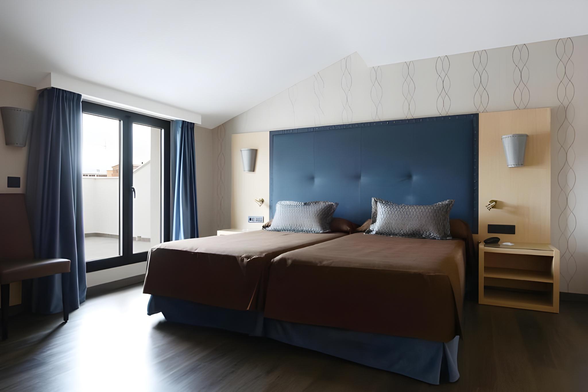 Room, 2 Double Beds, Terrace