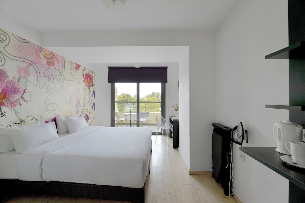 Smart, Twin Beds