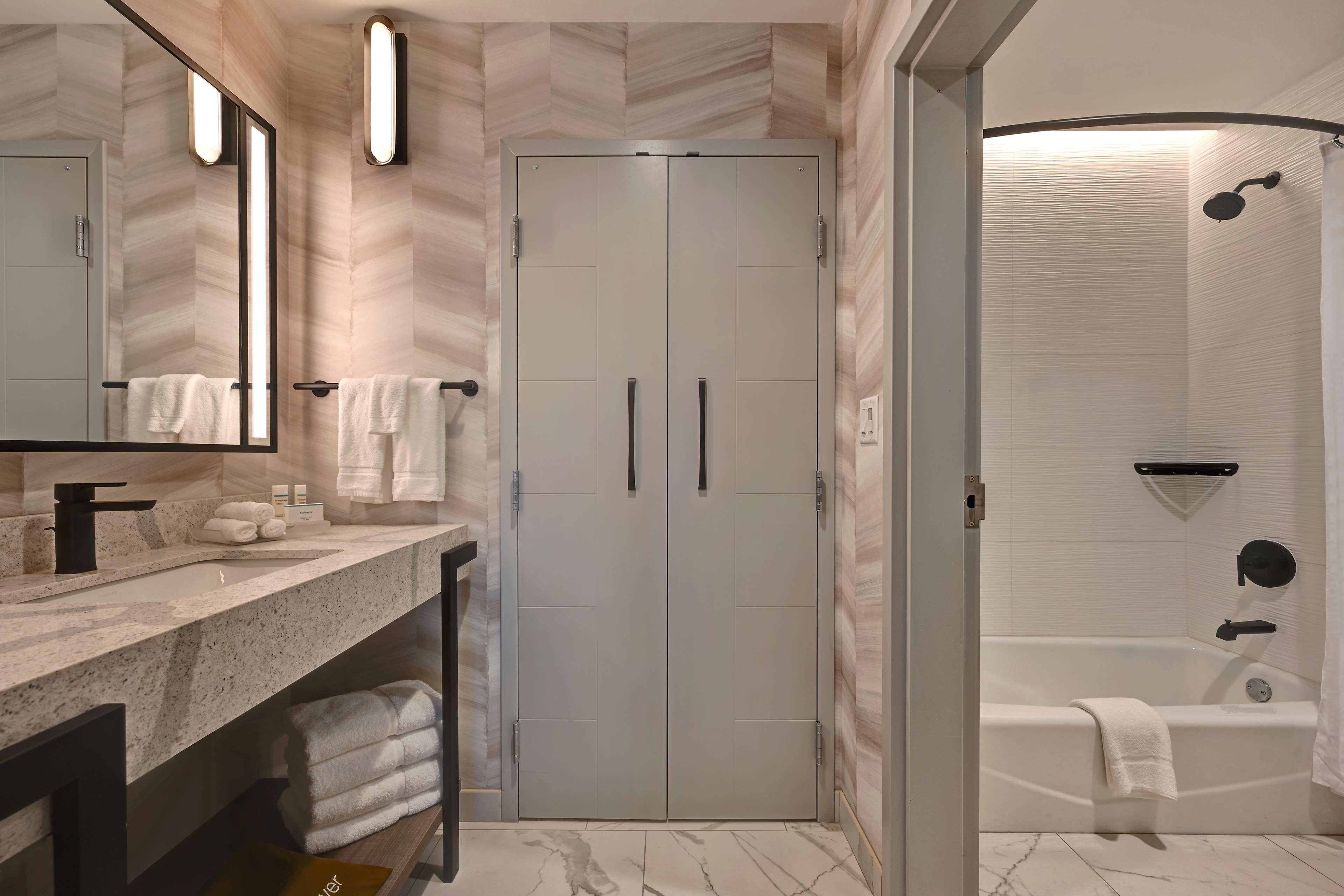 جناح بسريرين كوين