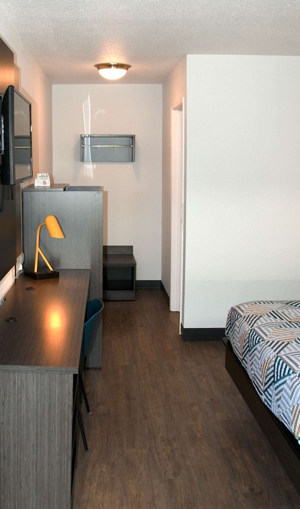 Motel6 Carson City, NV 53/66