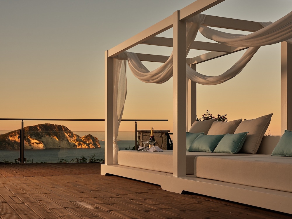 Serenus Luxury Villa 37/41