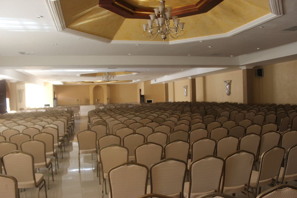 La Quinta Hotel 48/54
