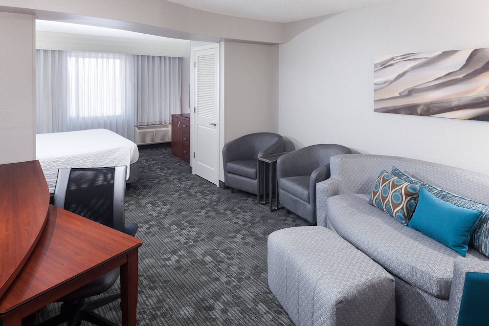 Courtyard by Marriott Birmingham Trussville 26/49