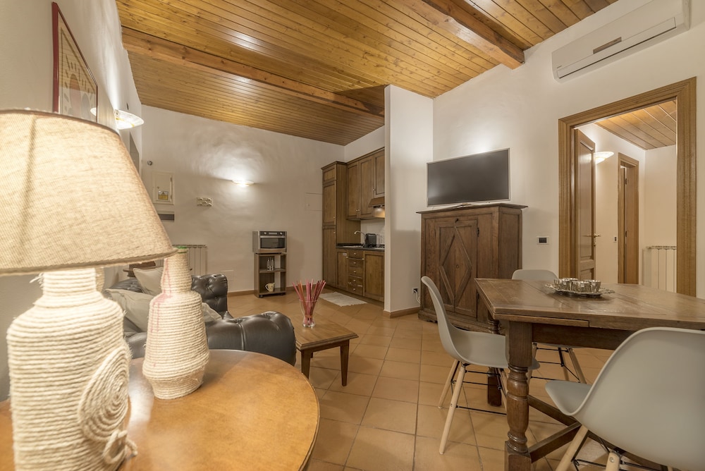Villa Borghese Roomy Flat 12/28