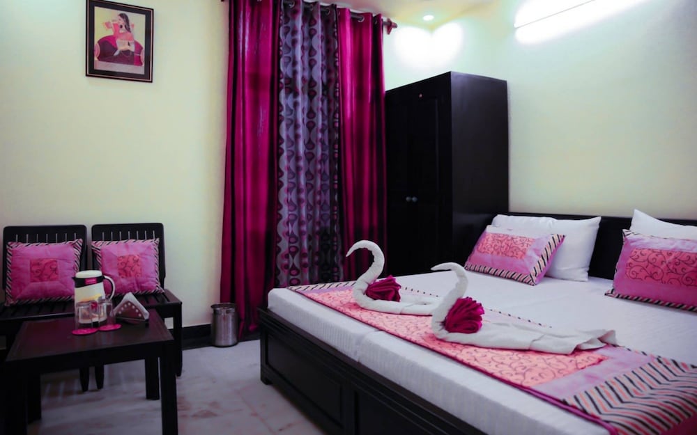 Nahar Singh Haveli 19/47