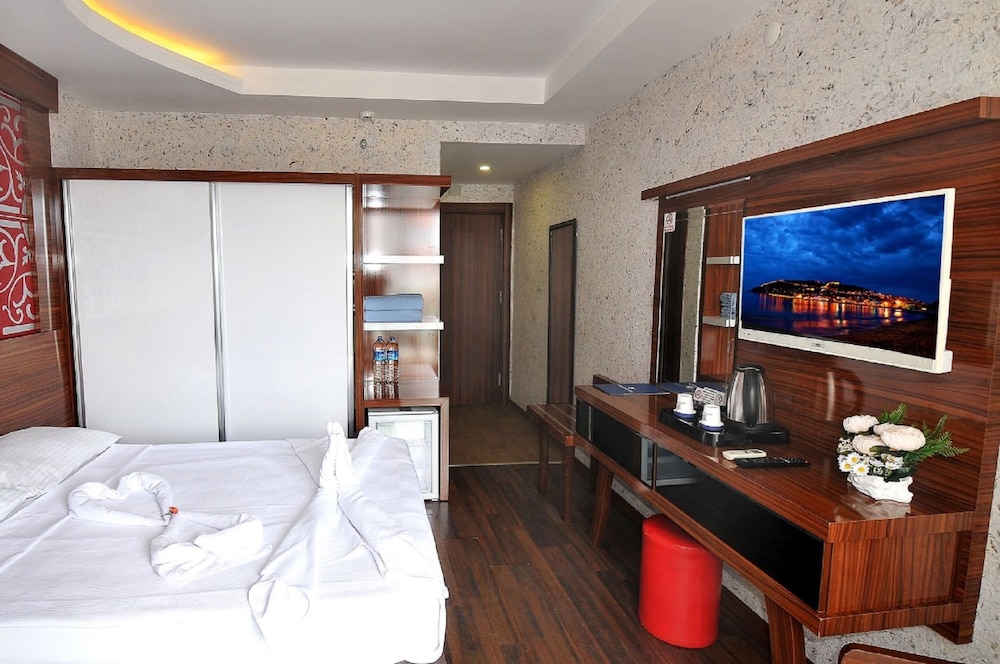 Grand Barhan Hotel 33/50