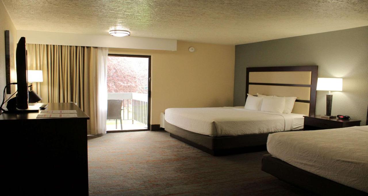 غرفة بسريرين كينج، Best Western Sunridge Inn & Conference Center 2/6