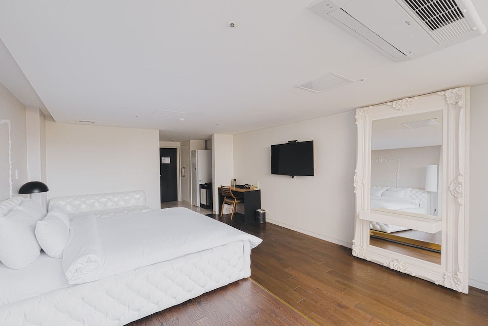Acc Design Hotel 19/70