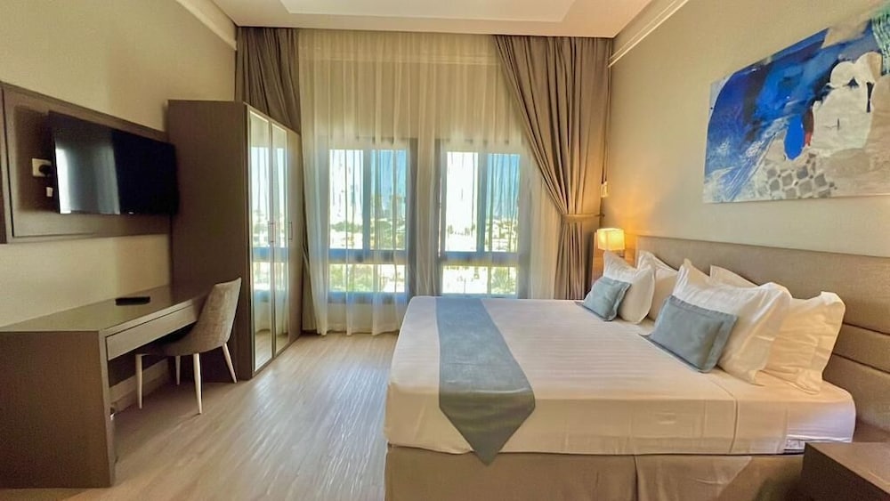 كورنيش لورين سويتس(Loren Suites Corniche) 19/50