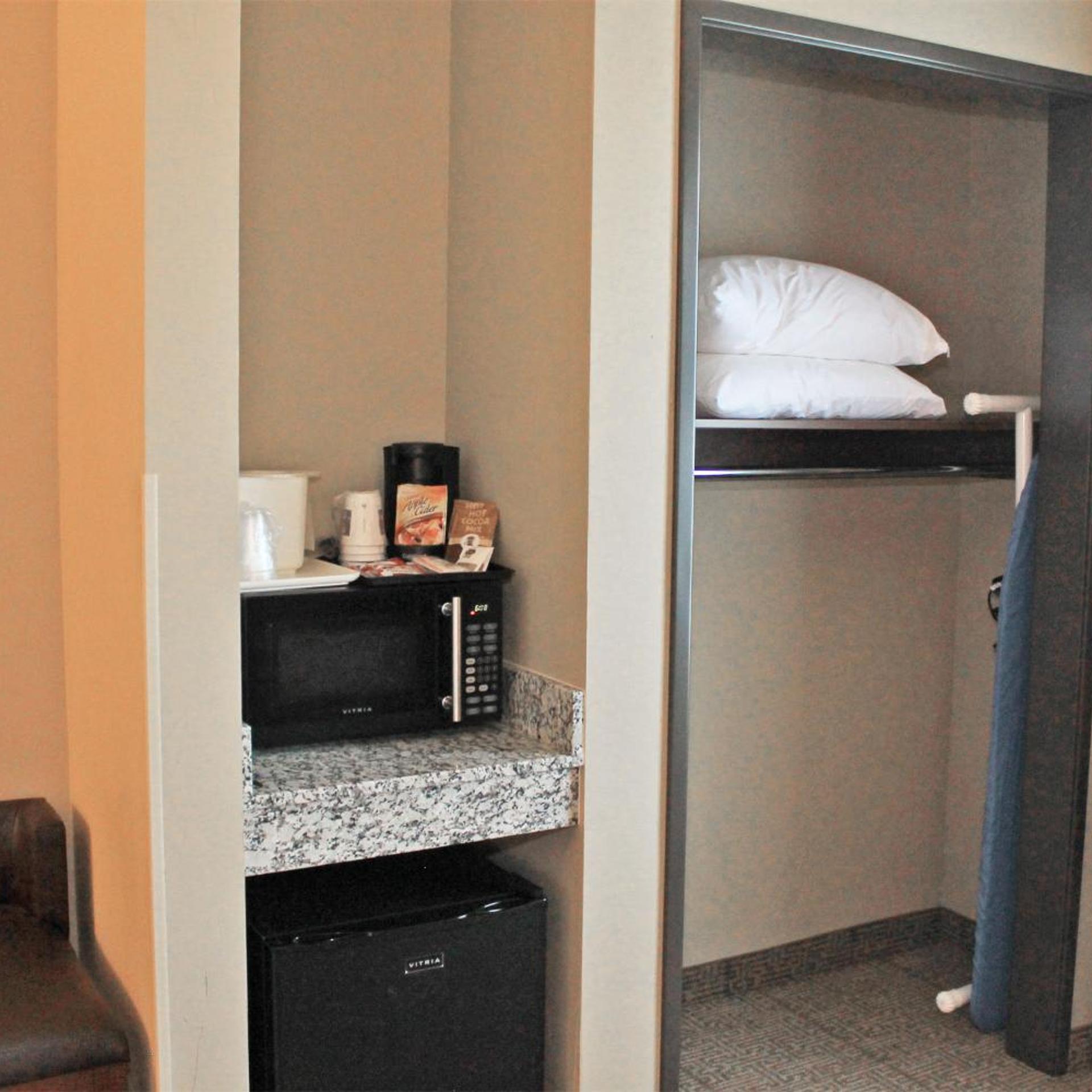 Heartland Inn and Suites 4/50