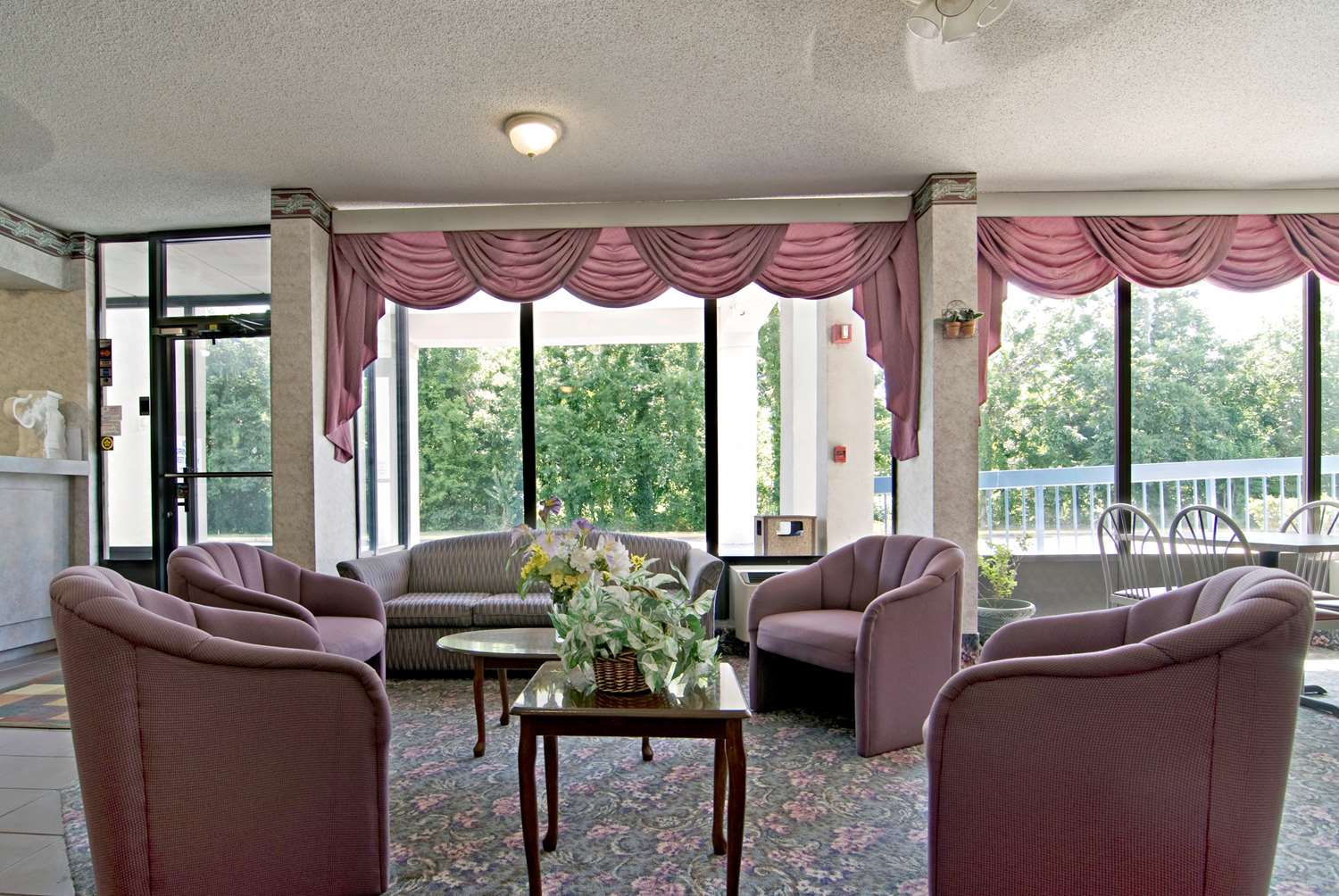 Americas Best Value Inn Suites Clarksdale 15/27