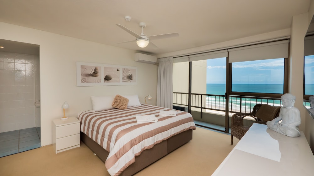 Norfolk Luxury Beachfront Apartments 31/74