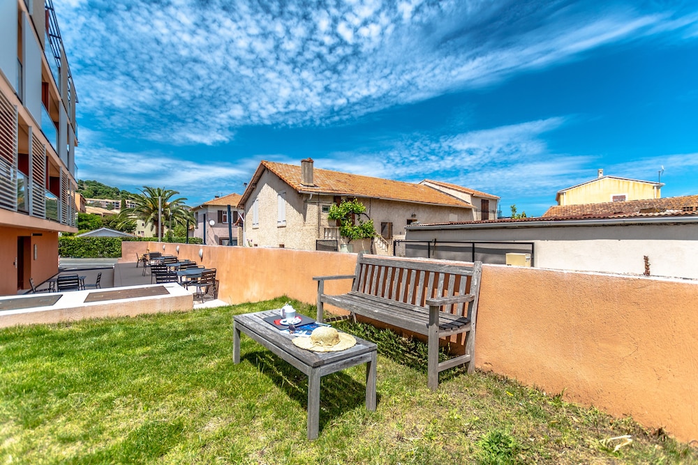 Sure Hotel by Best Western Saint-Raphael Le Dramont 36/48