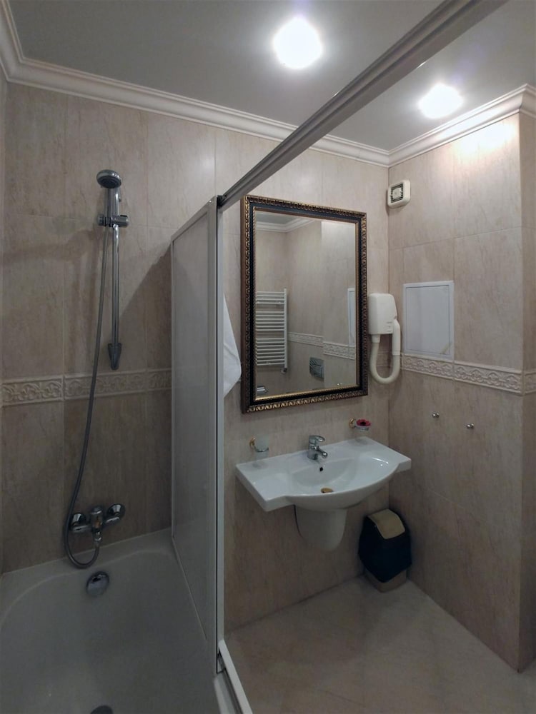 Aparthouse Borovo 28/30