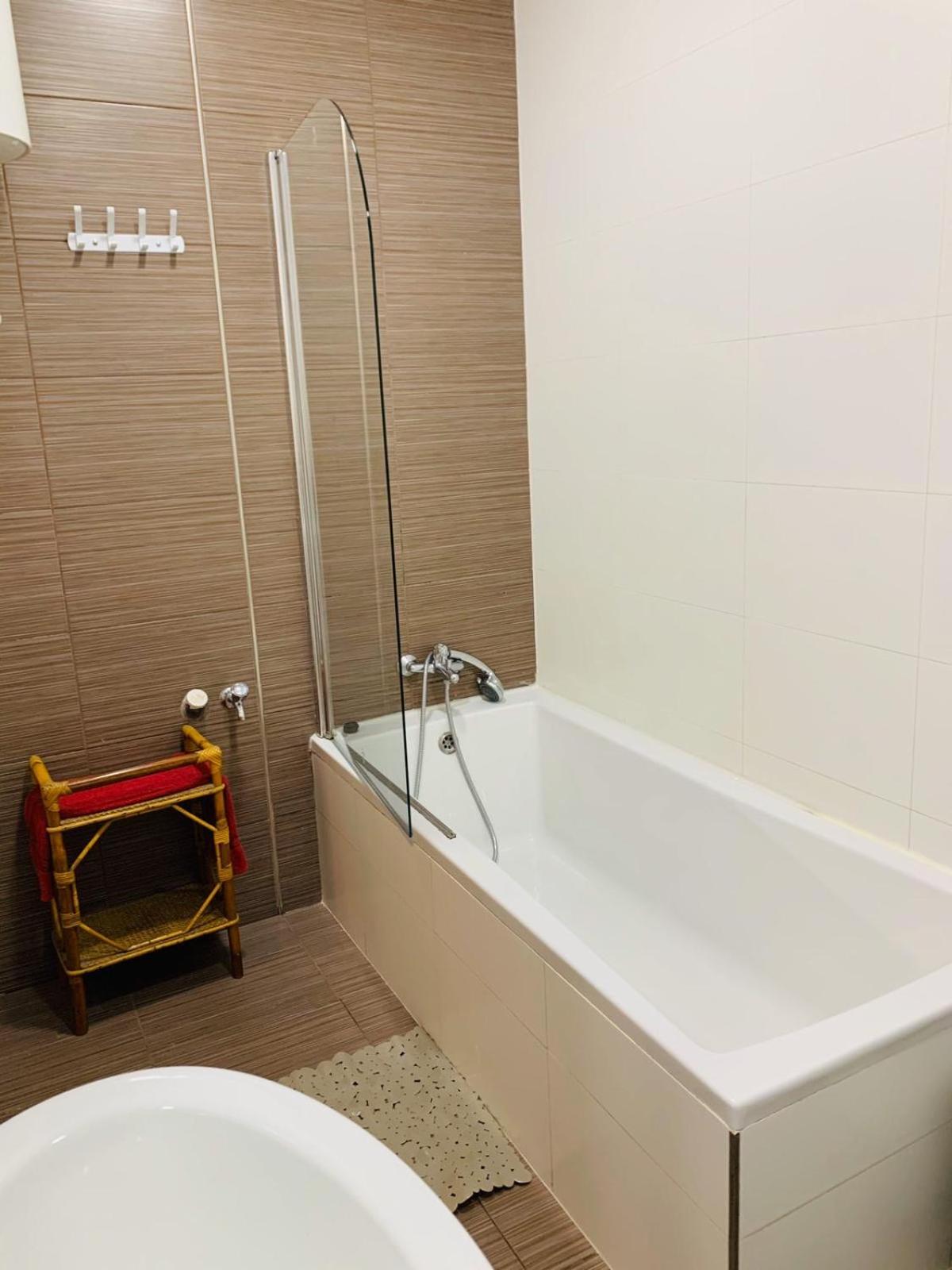 غرفة قياسية بسريرين منفصلين بحمام مشترك، Hostel Malti 2/3