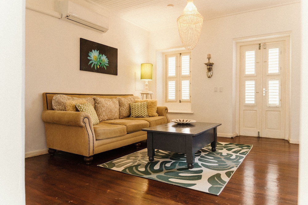 Bario Hotel 33/50