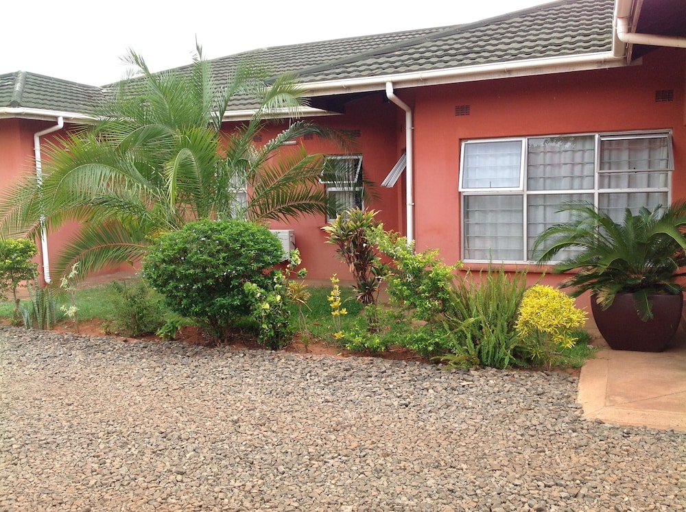 Cypress Executive Lodge 22/26