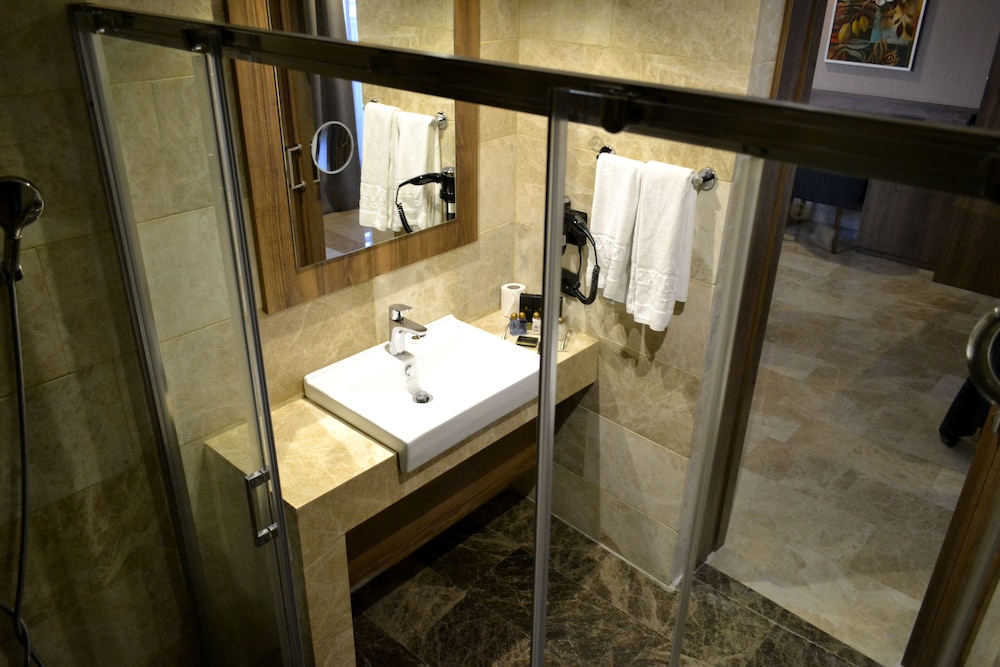 Engin Otel 26/30