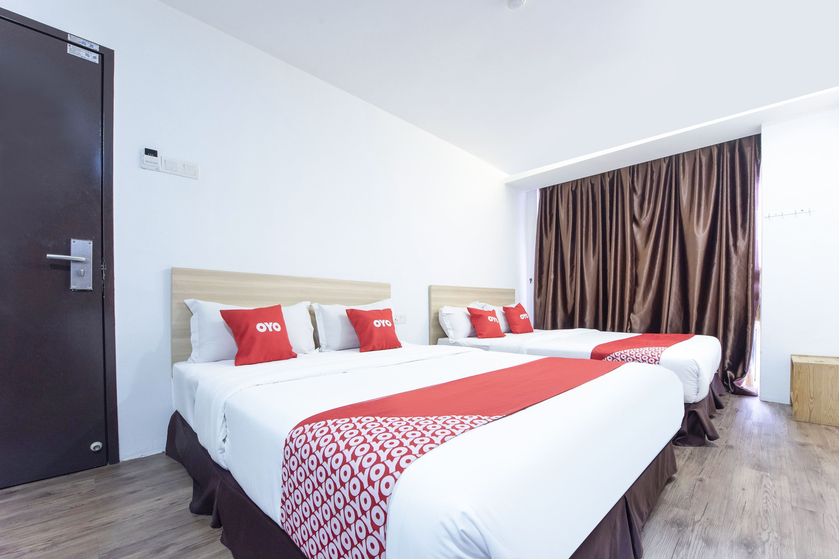 N City Hotel 30/48