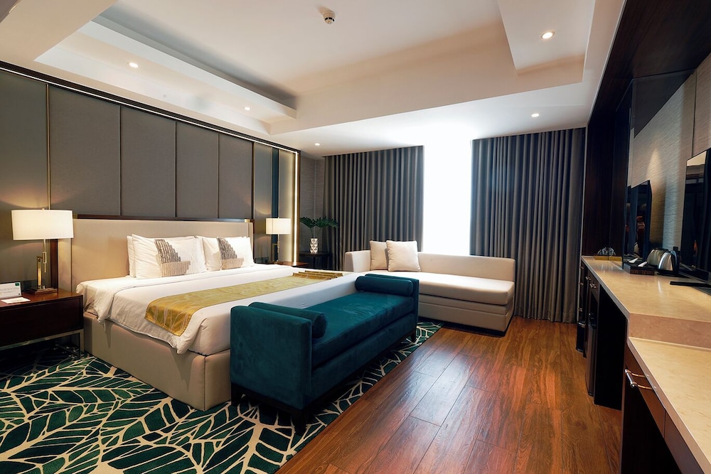 Harvest Hotel 17/68