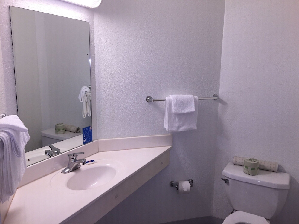 Motel6 Junction City, KS 46/47
