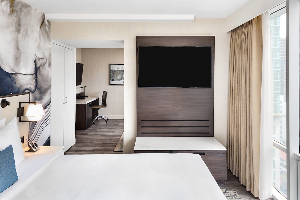 Delta Hotels by Marriott Vancouver Downtown Suites 8/49