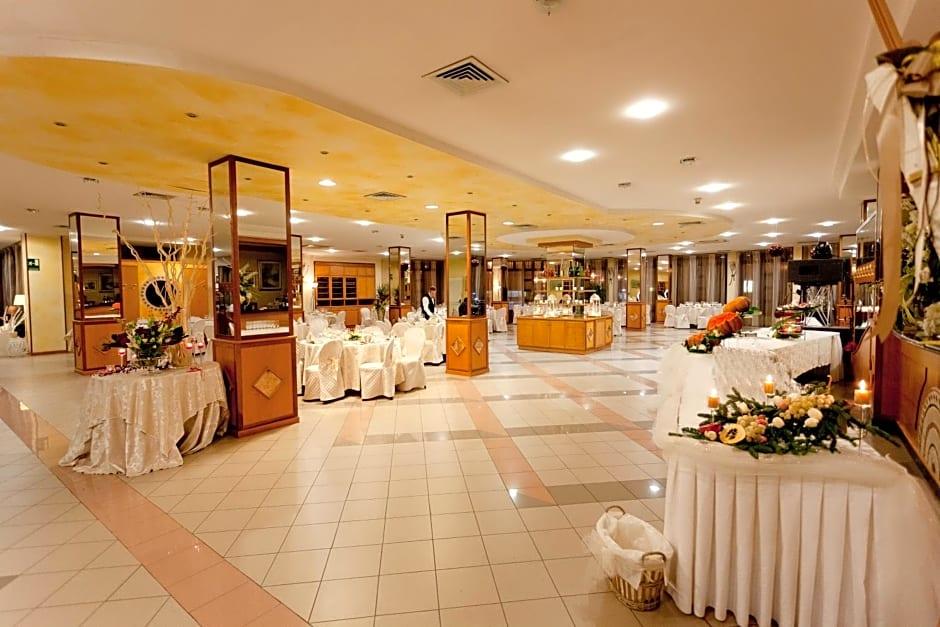 Demy Hotel 3/49