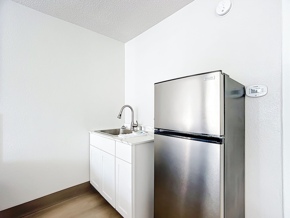 Stayable Suites Lakeland 36/66