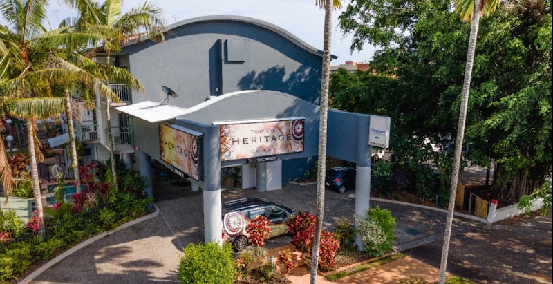 HERITAGE CAIRNS 33/35