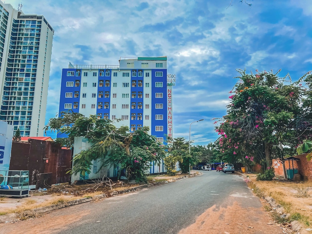 Ngoc Han Hotel 61/67
